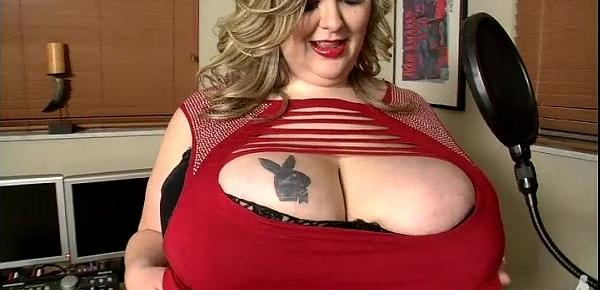  Sexy Busty SSBBW Singer Fucks Judge to be on Reality Show